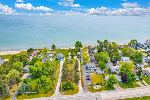 8941 & 8943 Lakeshore Road, Lexington, MI 48450