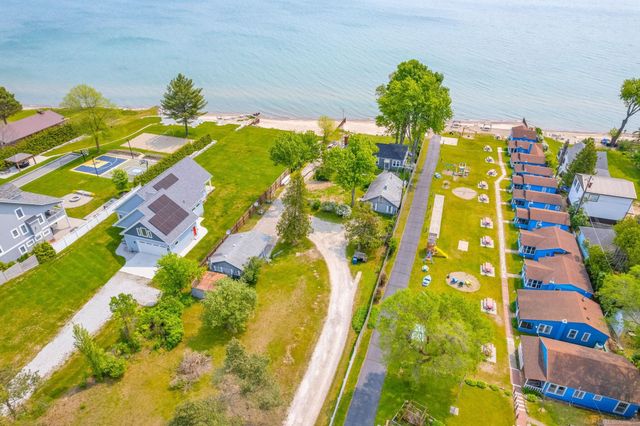 8941 & 8943 Lakeshore Road, Lexington, MI 48450