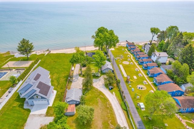 8941 & 8943 Lakeshore Road, Lexington, MI 48450