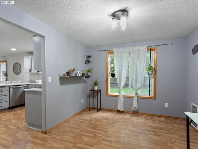 1720 Ne 16TH Loop, Battle Ground, WA 98604