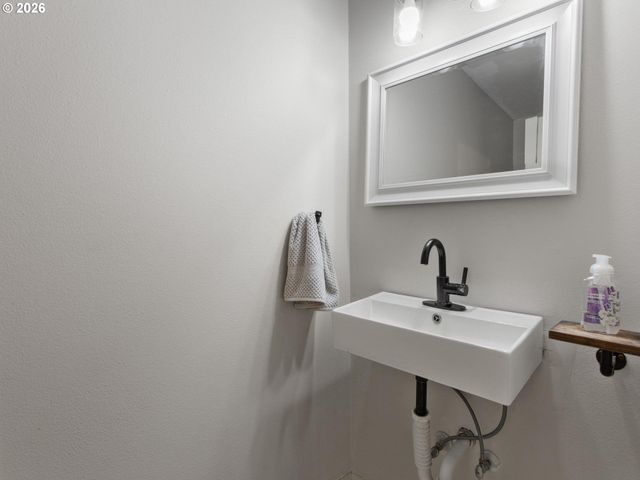 1720 Ne 16TH Loop, Battle Ground, WA 98604