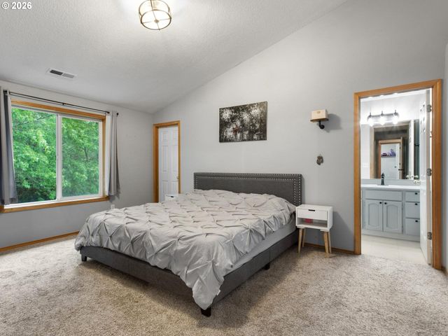 1720 Ne 16TH Loop, Battle Ground, WA 98604
