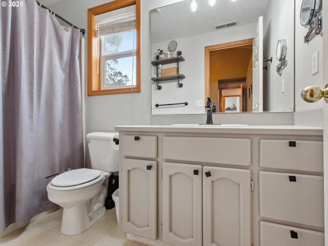 1720 Ne 16TH Loop, Battle Ground, WA 98604
