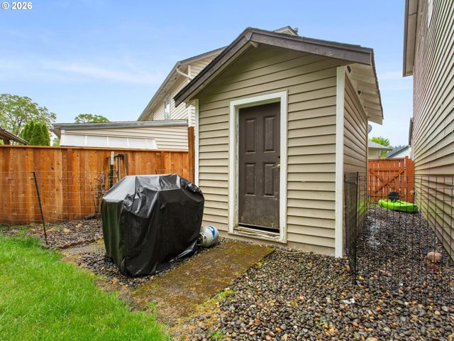 1720 Ne 16TH Loop, Battle Ground, WA 98604