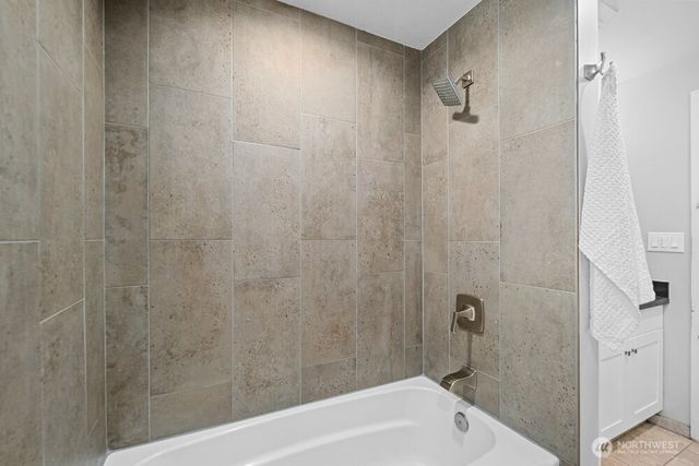 7360 NE 145th Place, Kenmore, WA 98028