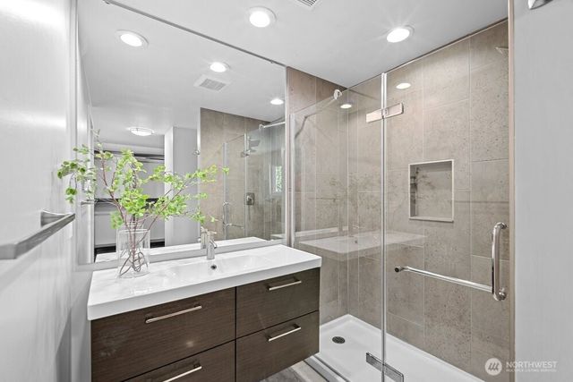 7360 NE 145th Place, Kenmore, WA 98028