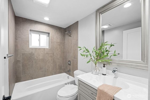 7360 NE 145th Place, Kenmore, WA 98028