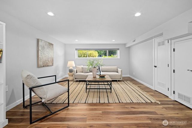 7360 NE 145th Place, Kenmore, WA 98028