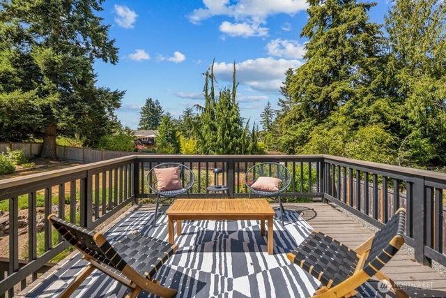 7360 NE 145th Place, Kenmore, WA 98028