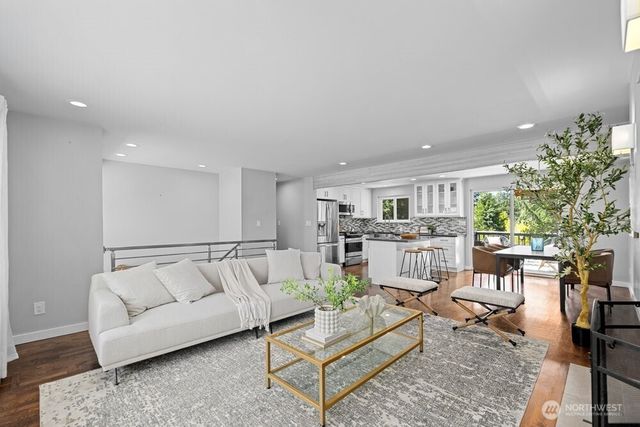 7360 NE 145th Place, Kenmore, WA 98028