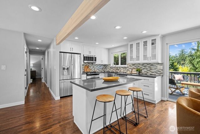 7360 NE 145th Place, Kenmore, WA 98028