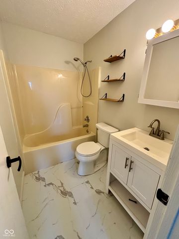 1808 Roosevelt Drive, Greenfield, IN 46140