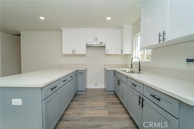 7420 Hobart, Los Angeles, CA 90047