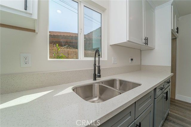 7420 Hobart, Los Angeles, CA 90047