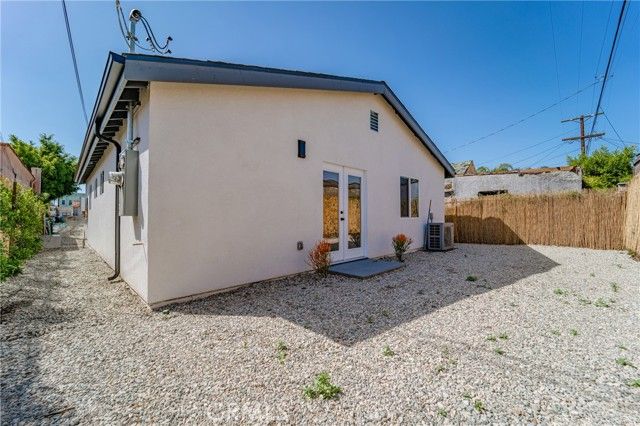 7420 Hobart, Los Angeles, CA 90047