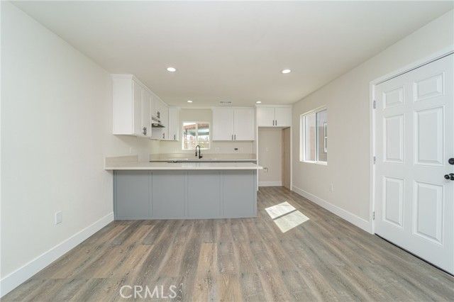 7420 Hobart, Los Angeles, CA 90047