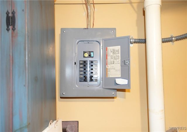 1707 Orchard Park Road, West Seneca, NY 14224