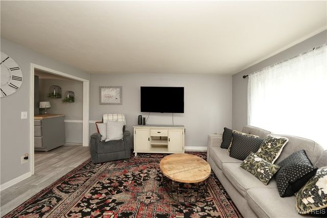 1707 Orchard Park Road, West Seneca, NY 14224