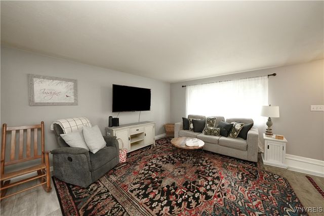 1707 Orchard Park Road, West Seneca, NY 14224