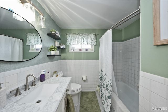 1707 Orchard Park Road, West Seneca, NY 14224