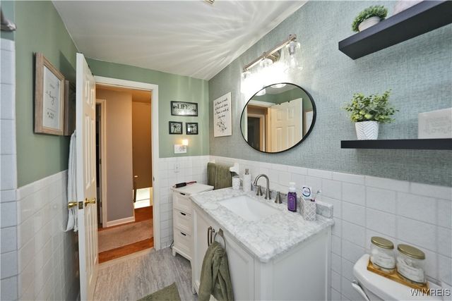 1707 Orchard Park Road, West Seneca, NY 14224