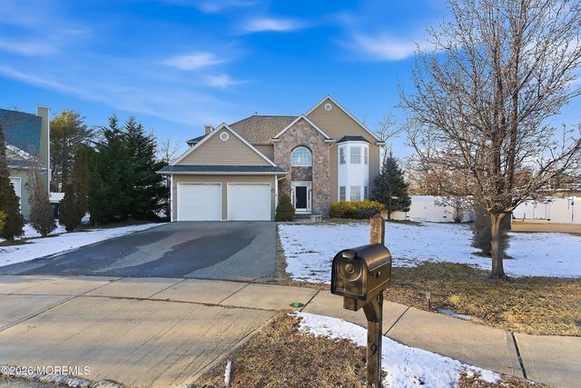 69 Fortune Court, Toms River, NJ 08755