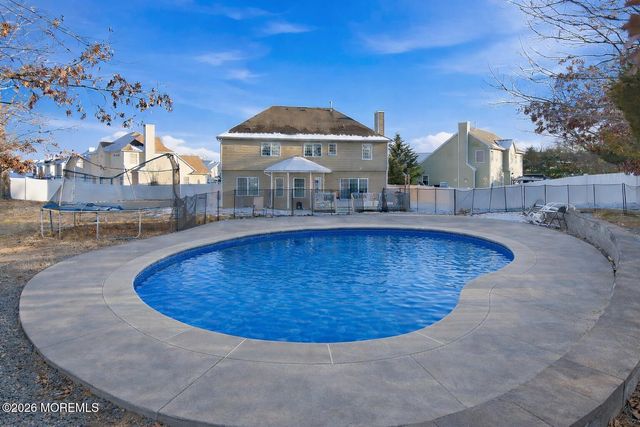 69 Fortune Court, Toms River, NJ 08755