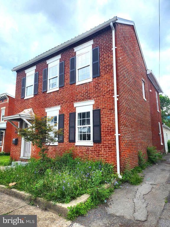 216 VALLEY ST, Cumberland, MD 21502