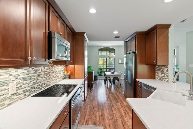 112 Poquito Dr, Rockport, TX 78382