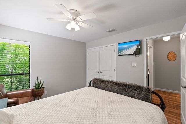 112 Poquito Dr, Rockport, TX 78382