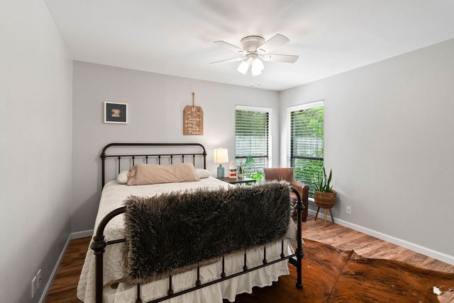 112 Poquito Dr, Rockport, TX 78382