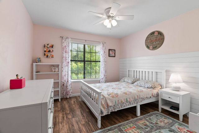 112 Poquito Dr, Rockport, TX 78382