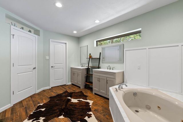 112 Poquito Dr, Rockport, TX 78382