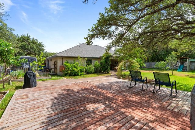 112 Poquito Dr, Rockport, TX 78382