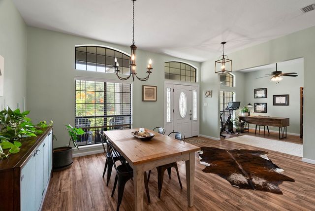 112 Poquito Dr, Rockport, TX 78382