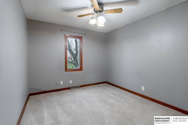 11713 Sprague Circle, Omaha, NE 68164