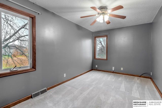 11713 Sprague Circle, Omaha, NE 68164