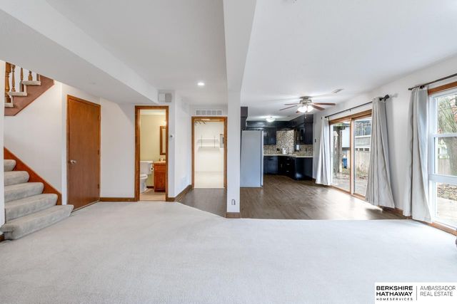 11713 Sprague Circle, Omaha, NE 68164