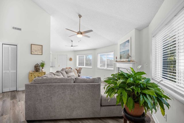 622 Tall Oaks Ln., Myrtle Beach, SC 29588