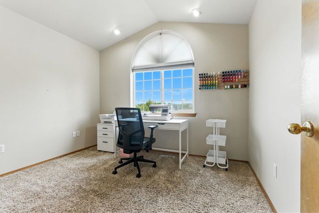 1124 Moen Rd, Greenacres, WA 99016