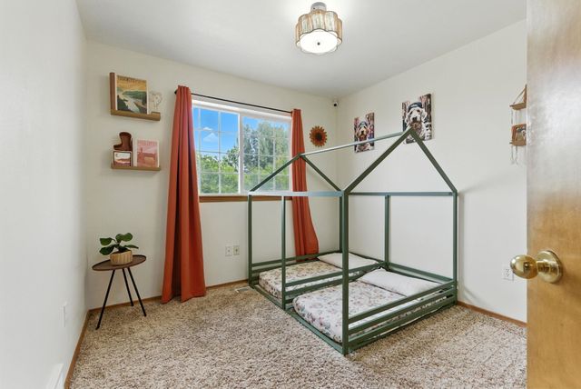 1124 Moen Rd, Greenacres, WA 99016