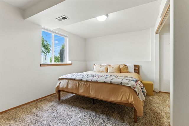 1124 Moen Rd, Greenacres, WA 99016