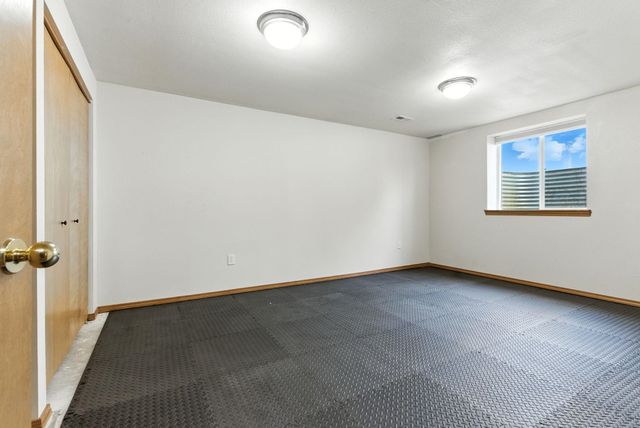 1124 Moen Rd, Greenacres, WA 99016