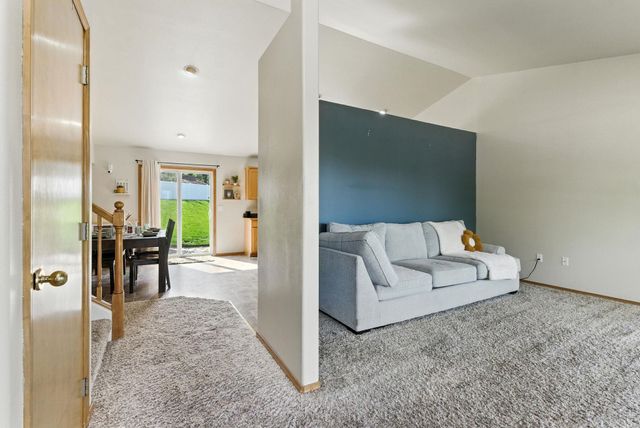 1124 Moen Rd, Greenacres, WA 99016