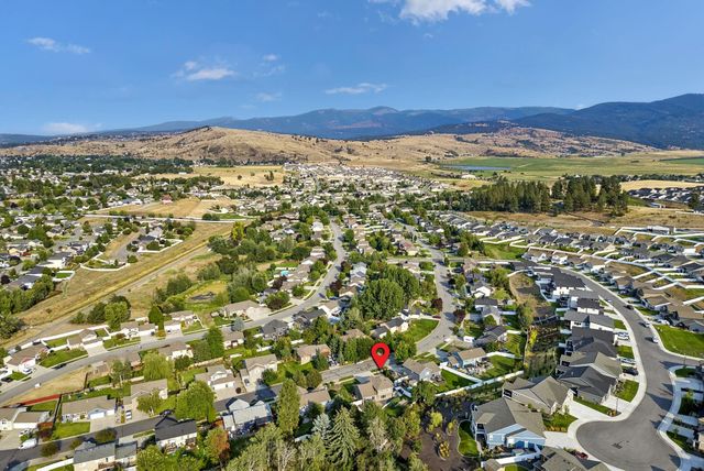 1124 Moen Rd, Greenacres, WA 99016