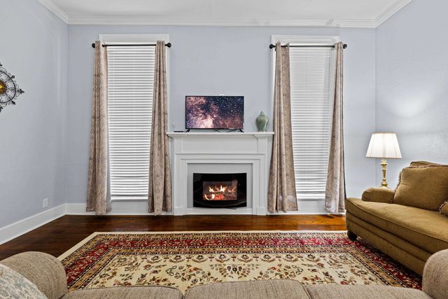 216 W Austin St, Jefferson, TX 75657