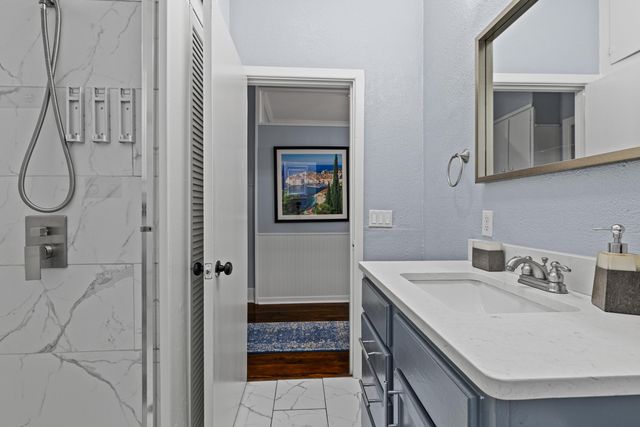 216 W Austin St, Jefferson, TX 75657