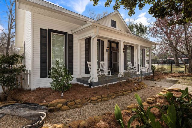 216 W Austin St, Jefferson, TX 75657