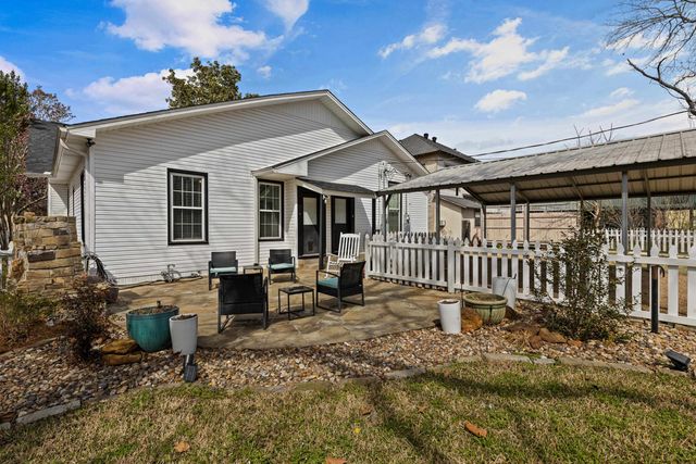 216 W Austin St, Jefferson, TX 75657