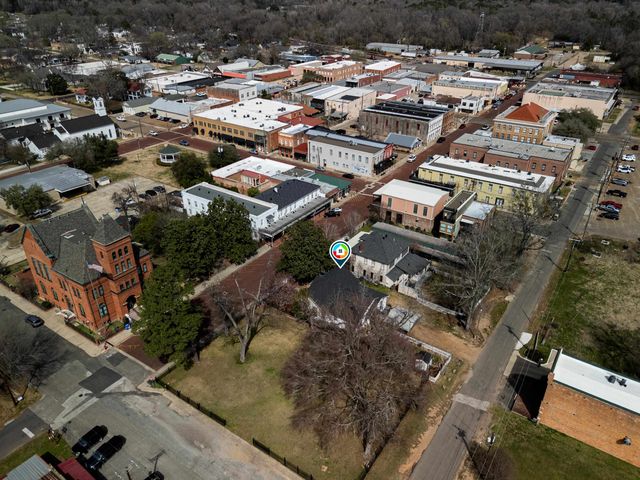 216 W Austin St, Jefferson, TX 75657